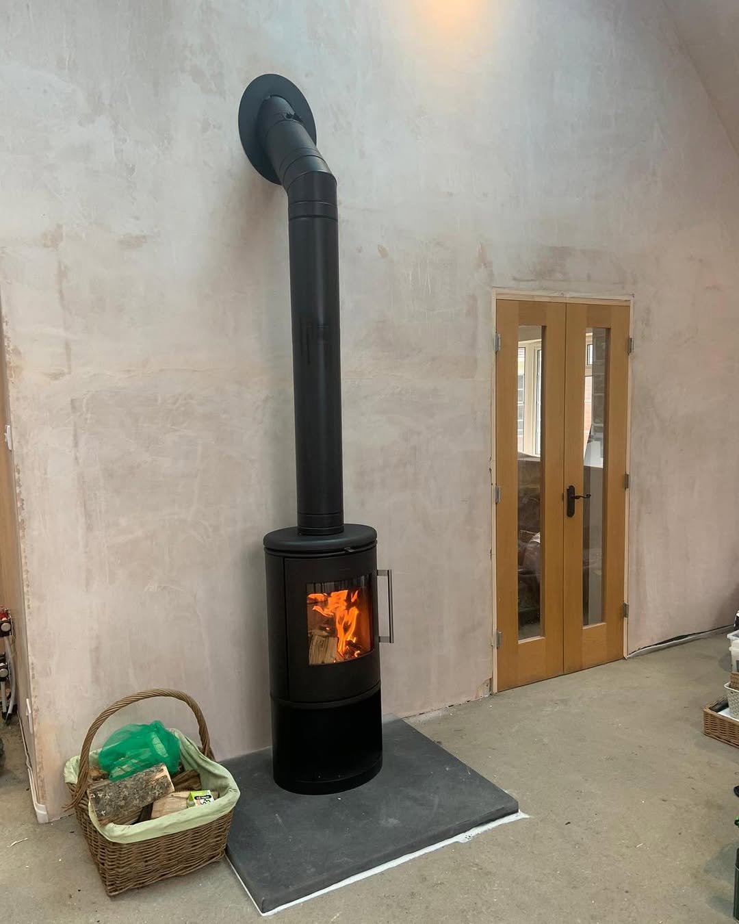 Modern log burner